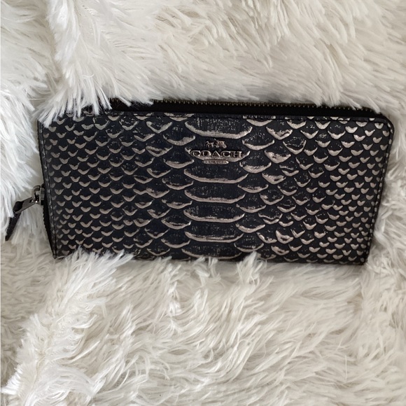 Coach croc look black and silver accordion wallet - Picture 2 of 9